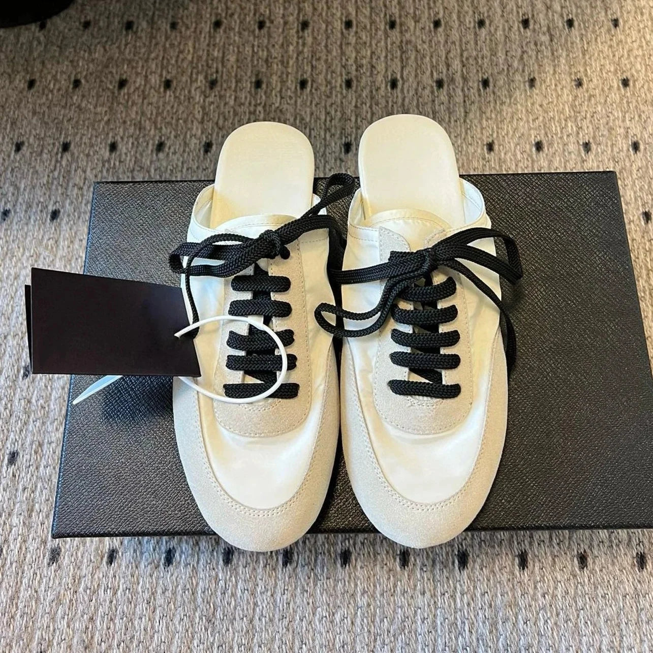 GUANSIYAO Spring Casual Suede Lace-Up Tennis Shoes for Women