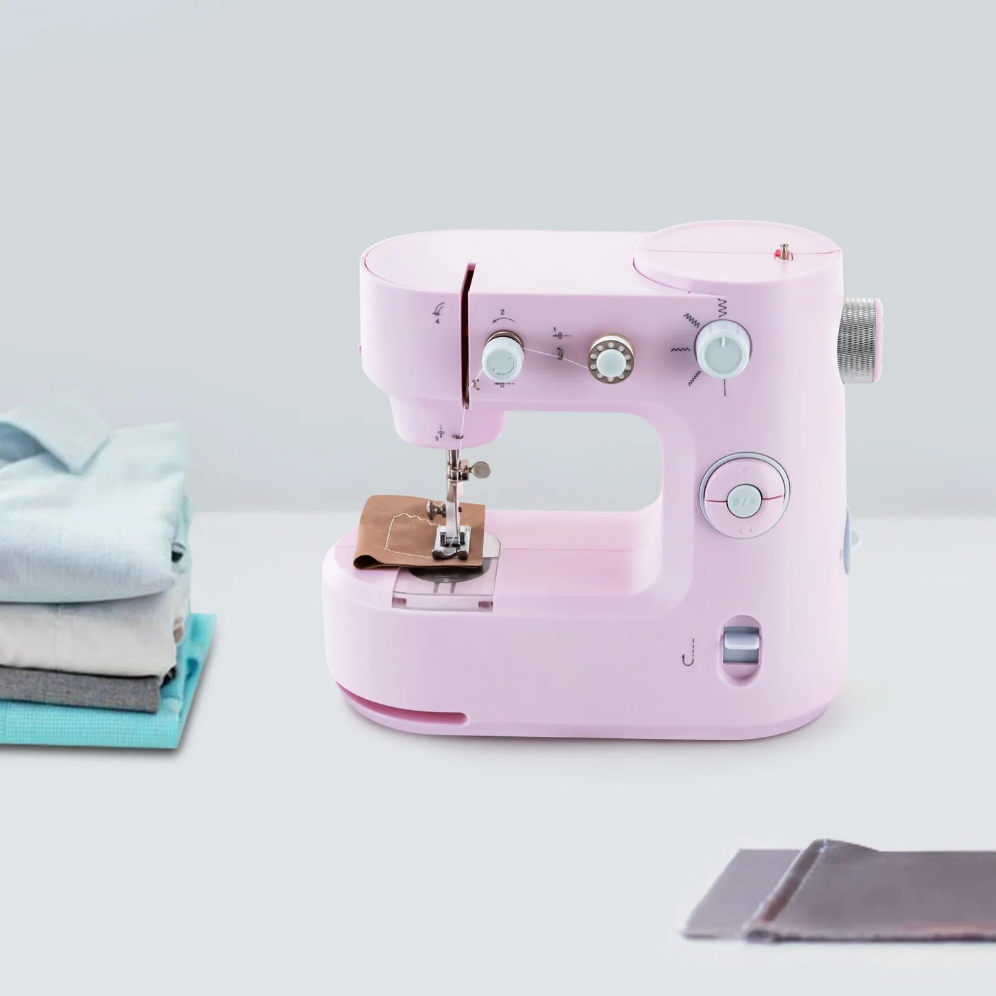 Portable Sewing Machine Electric Mini Stitch Mending Crafting LED Light 5 Stitch Application