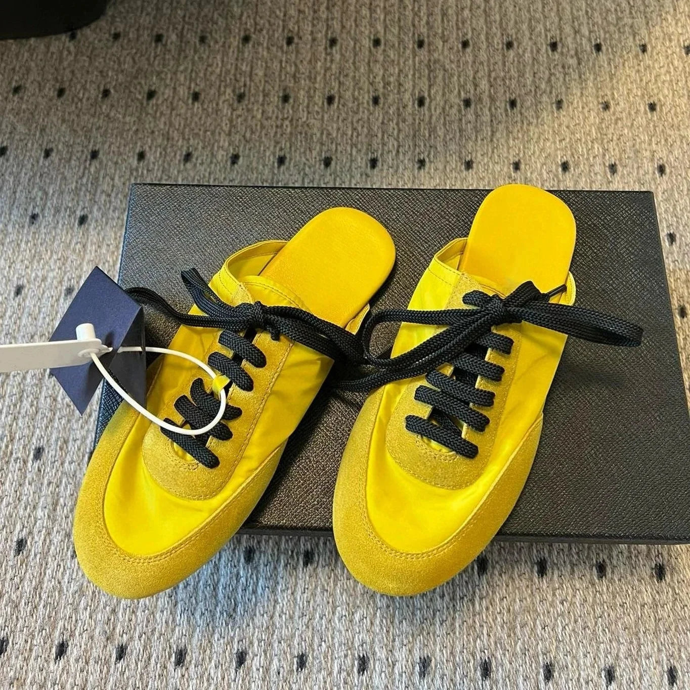GUANSIYAO Spring Casual Suede Lace-Up Tennis Shoes for Women
