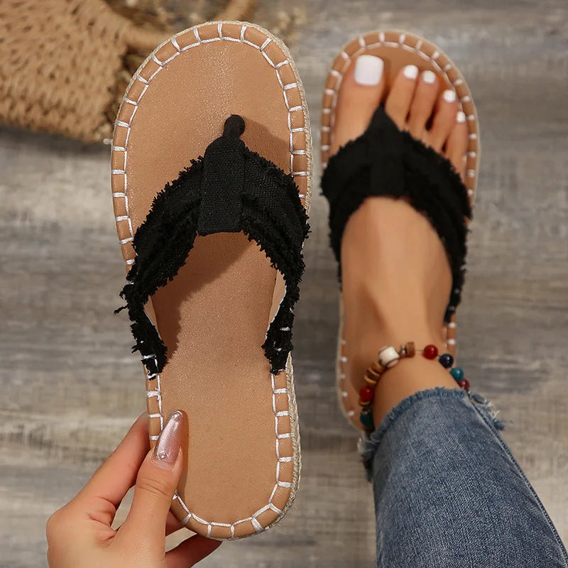 Summer New Style Flip Flops for Women Fashionable Flat-Soled Grass Woven Thong Beach Shoes Large Size Sandals for Outer Wear