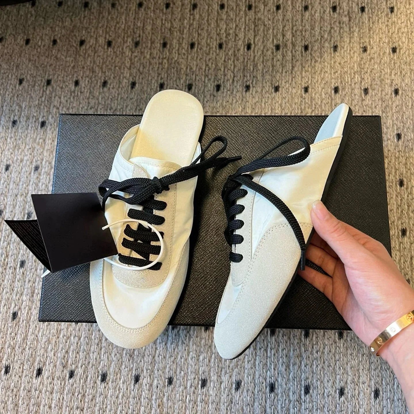 GUANSIYAO Spring Casual Suede Lace-Up Tennis Shoes for Women