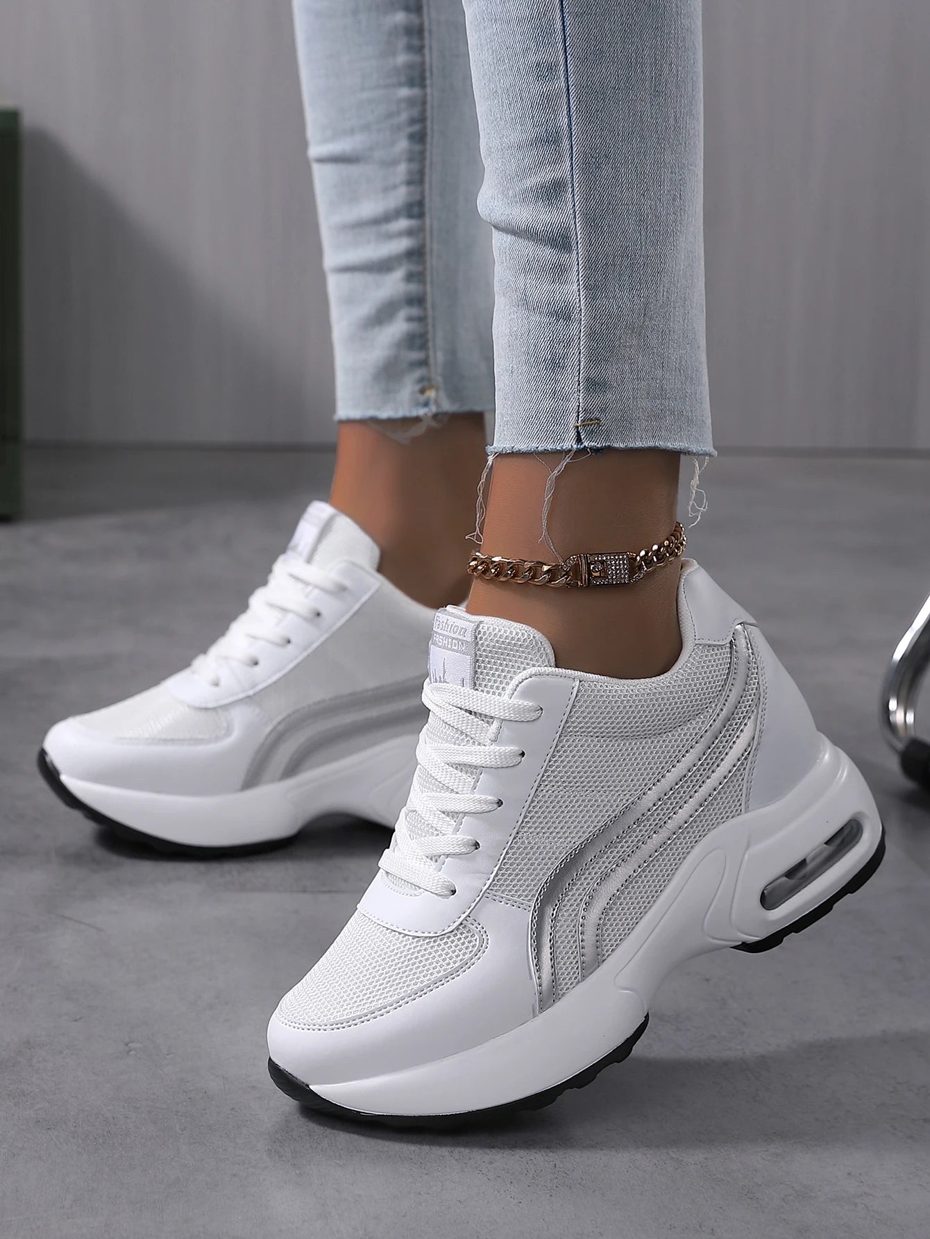 Women's Casual Sports Shoes with Air Cushion and Lace-up Closure