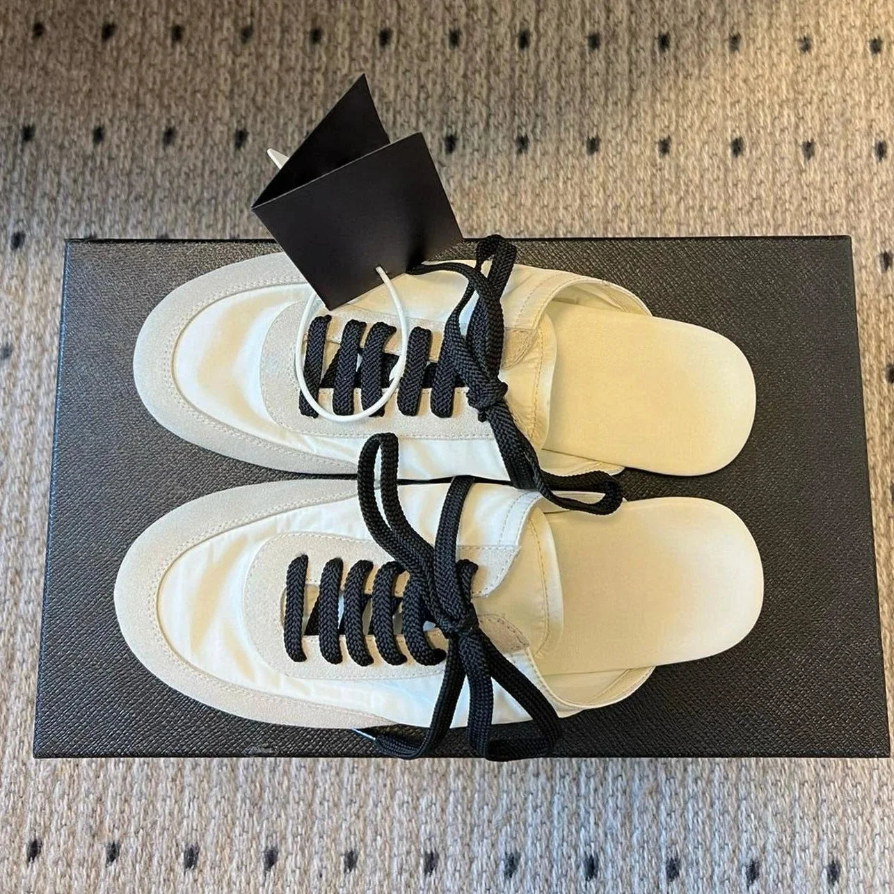 GUANSIYAO Spring Casual Suede Lace-Up Tennis Shoes for Women