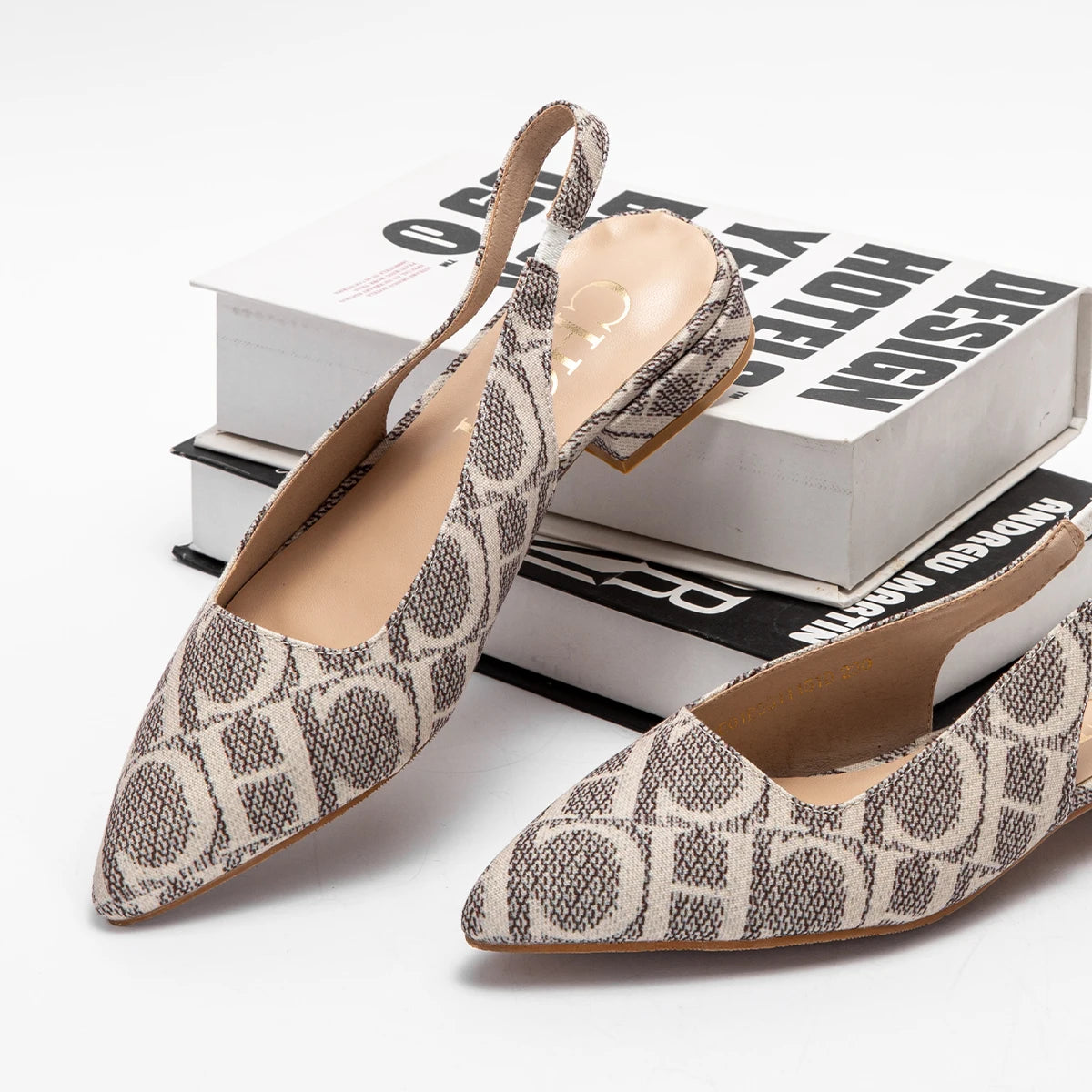 Summer Low Heel Ankle Strap Sandals Open Toe Sexy Travel Party Light Luxury Flat Bottom Shoes